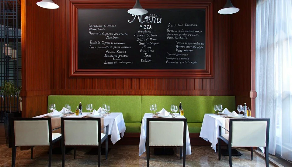 کورت یارد بای مرریوت سوچی کراسنایا پولینا